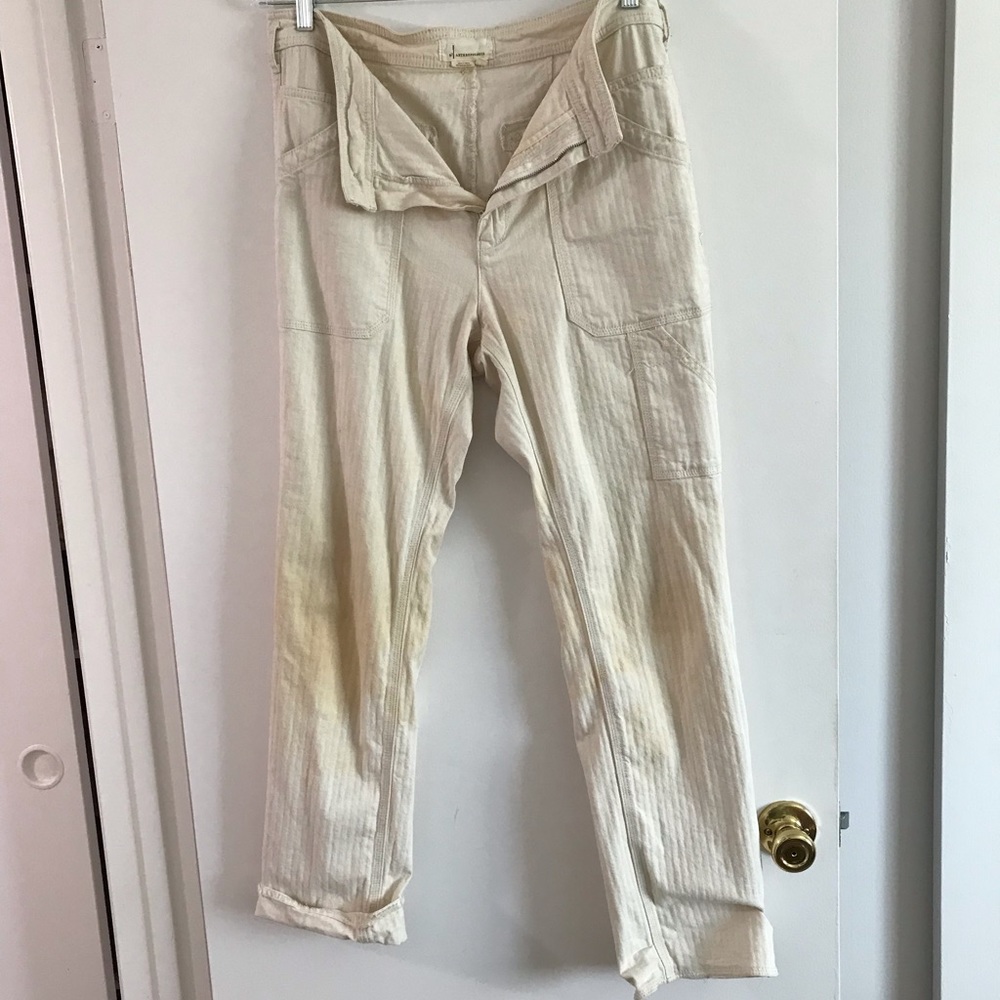Gently worn off white cargo pants by Anthropologie. M